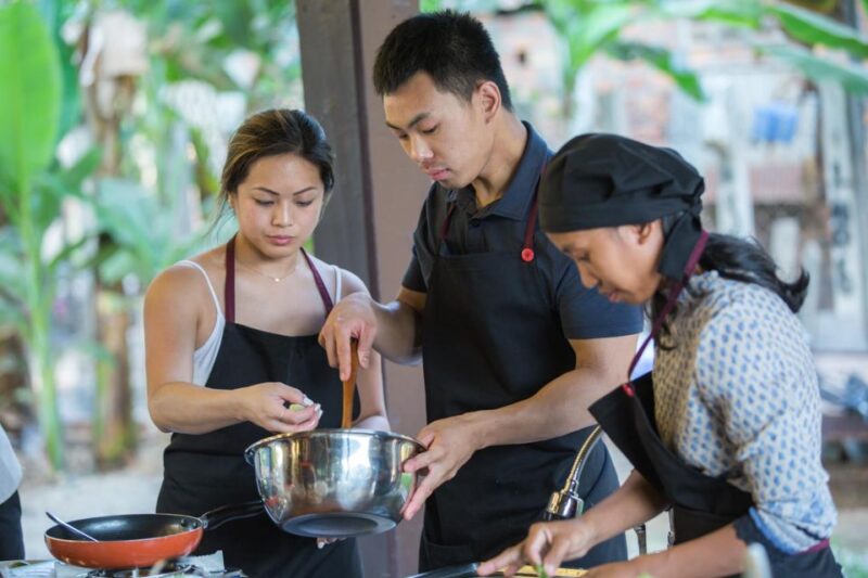 Siem Reap: Khmer Cooking Class at a Locals Home - Instructor and Language