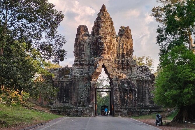 Siem Reap: Local French Speaking Guide for Angkor Wat Day Tour - Pickup and Arrival