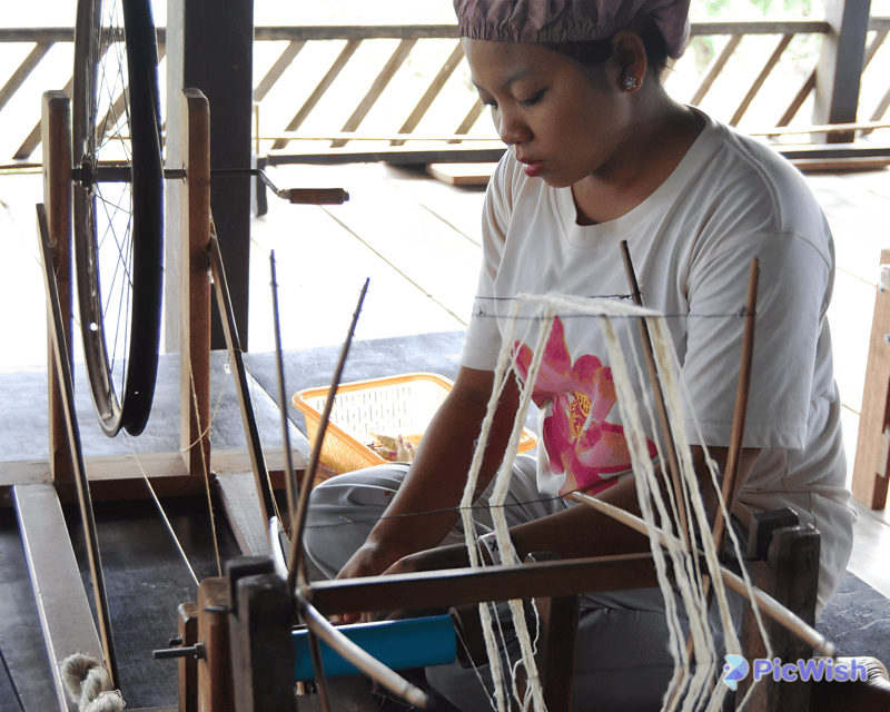 Siem Reap: Lotus Silk Farm Boat Ride & 3 DIY Crafts - Lotus Fiber Yarn Crafting