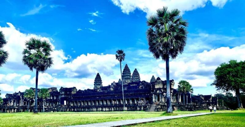 Siem Reap: Private Angkor Wat & Bakheng Mountain Sunset Tour - Good To Know