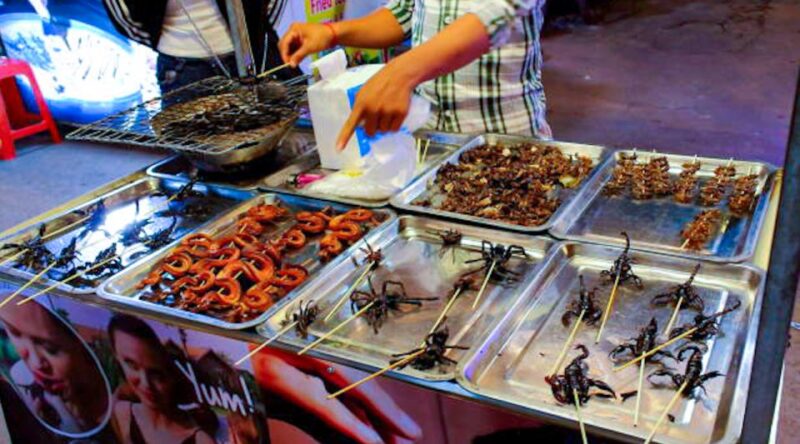 Siem Reap: Private Street Food Tour by Bus or Bike - Experience Highlights