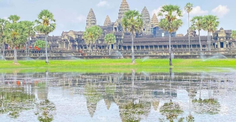 Siem Reap: Small Group Tour 1 Day at Angkor Wat - Itinerary Highlights