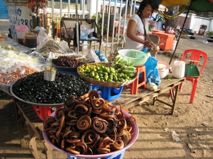 Siem Reap Street Foods Tour by Tuk Tuk With Personal Guide - Exploring Siem Reaps Culinary Delights