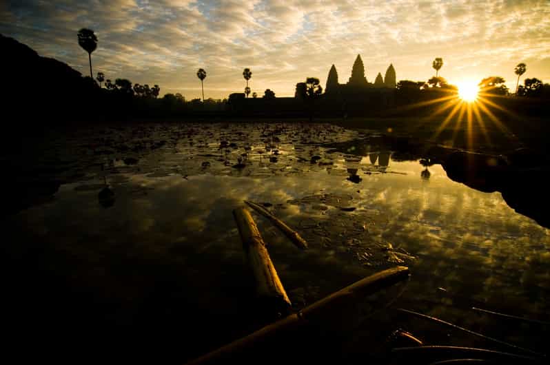 Siem Reap: Sunrise at Angkor Wat and Champagne Breakfast - Sunrise at Angkor Wat