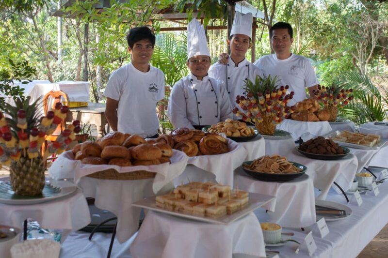 Siem Reap: Sunrise at Angkor Wat and Champagne Breakfast - Srah Srang Baray