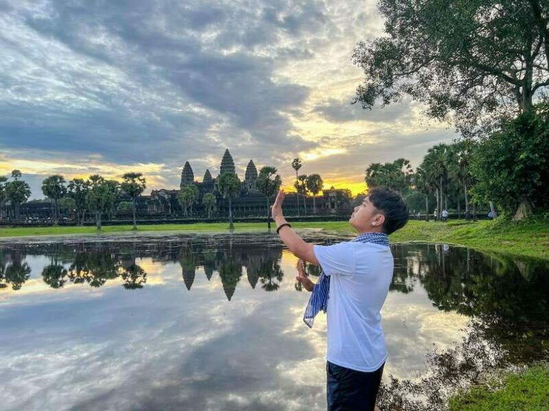 Siem Reap: Temple Tour with Angkor Wat Sunrise and Breakfast - Key Points
