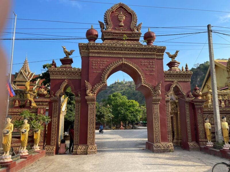Siem Reap to Battambang: Bamboo Train and Bat Cave - Wat Ek Phnom Exploration