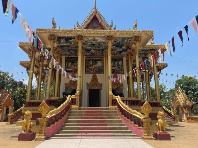 Siem Reap to Battambang: Bamboo Train and Bat Cave - Optional Phnom Banan Panorama