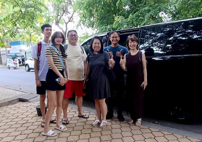 Siem Reap to Phnom Penh by Private SUV / Minivan Taxi - Contact and Reservations