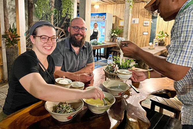 Siem Reap: Tonle Sap and Kampong Phluk Tour With Street Food - Discovering Kampong Phluk