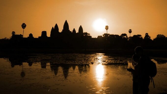Siem Reap Tuktuk Tour With Sunrise at Angkor Complex - Sunrise at Angkor Wat