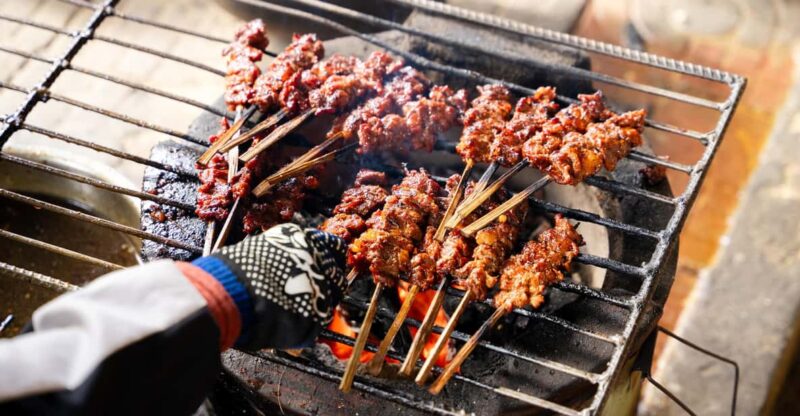 Siem Reaps Ultimate Street Food Tour by Tuk Tuk - Market Exploration