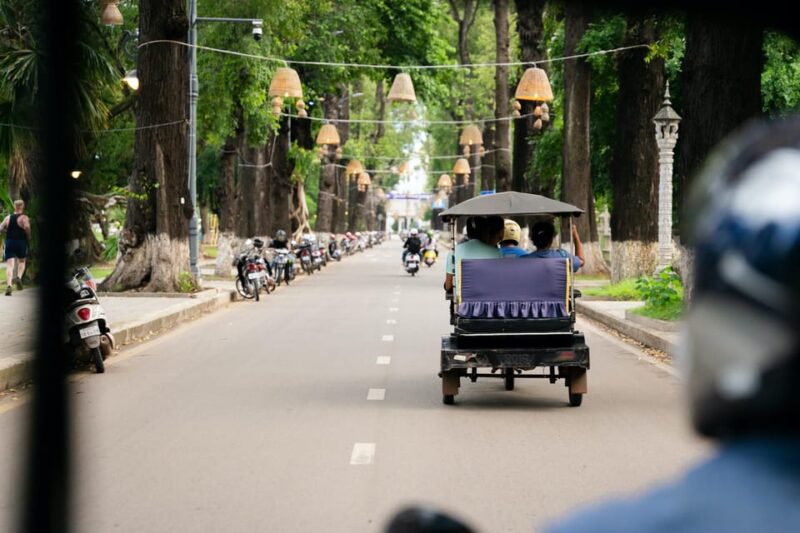 Siem Reaps Ultimate Street Food Tour by Tuk Tuk - Riverside Dining