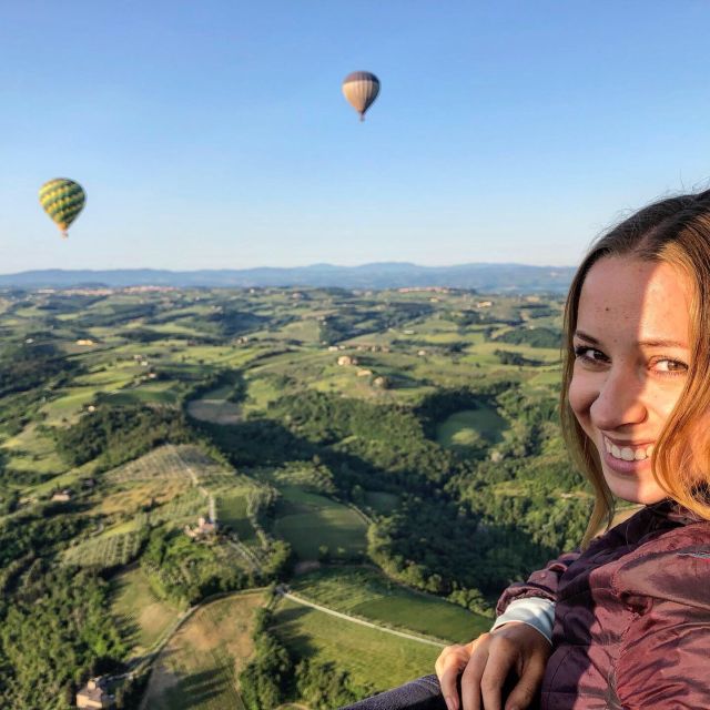 Siena: Balloon Flight Over Tuscany With a Glass of Wine - Flight Experience