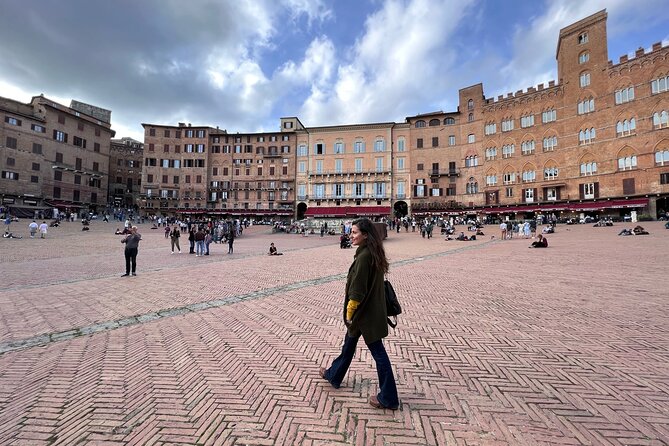 Siena Like a Local (With a Licensed Tour Guide) - Strolling Through Il Campo