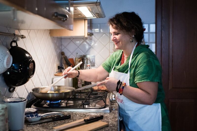 Siena: Market, Cooking Class and Dining in a Locals Home - Vibrant Local Market