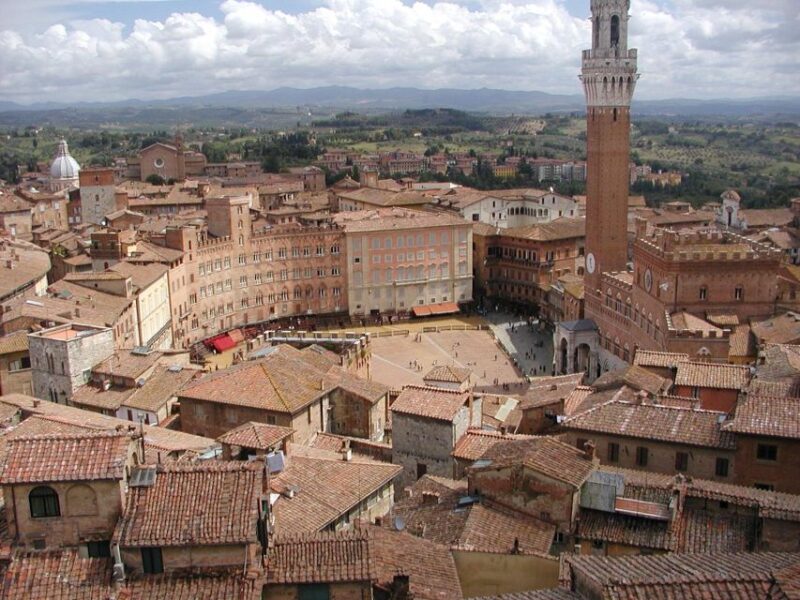 Siena: Private Tour of the Treasure Chest of Tuscany - Exploring Piazza Del Campo