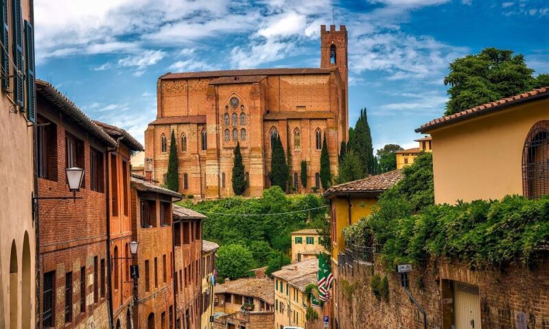 Siena Private Walking Tour - Experience Highlights