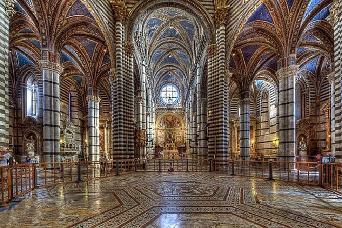 Siena, San Gimignano & Chianti Full Day Trip + Wine Tastings - Exploring Siena