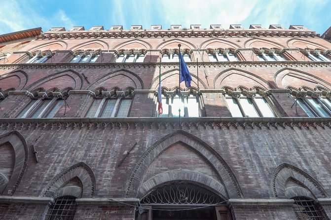 Siena Scavenger Hunt and Highlights Self-Guided Tour - Key Points