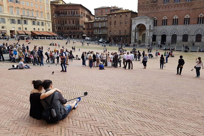 Siena Scavenger Hunt and Highlights Self-Guided Tour - Experiencing the Scavenger Hunt as a Group