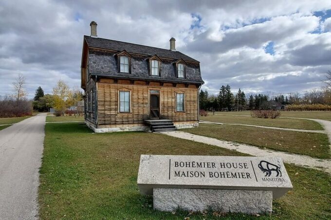 Sights of South Winnipeg Smartphone Audio Driving Tour - Immersive Audio-Guided Experience