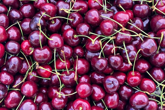 Sights, Sounds, and Tastes of Pike Place Market - Indulging in a Culinary Adventure