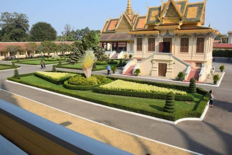 Sightseeing and History Tour in Phnom Penh - Frequently Asked Questions