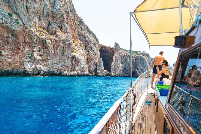 Sightseeing Cruise From Old Town Harbor - Traveler Capacity and Restrictions