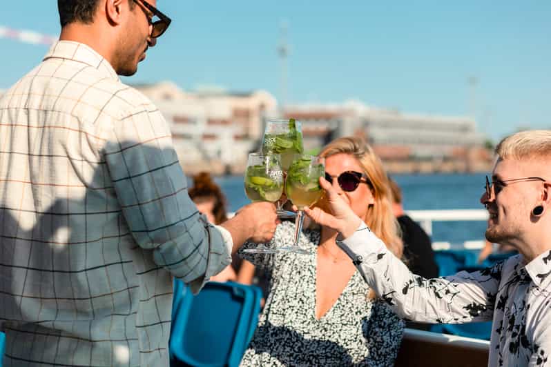 Sightseeing Cruise: Under the Bridges of Helsinki - Experience Highlights