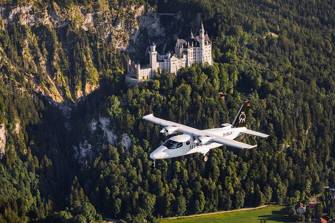 Sightseeing Flight Zugspitze Neuschwanstein Castle Alps Munich Augsburg - Safety and Accessibility Considerations