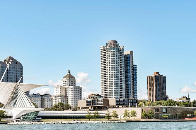 Sightseeing in Milwaukee – Walking Tour - Waterfront Views and Parks