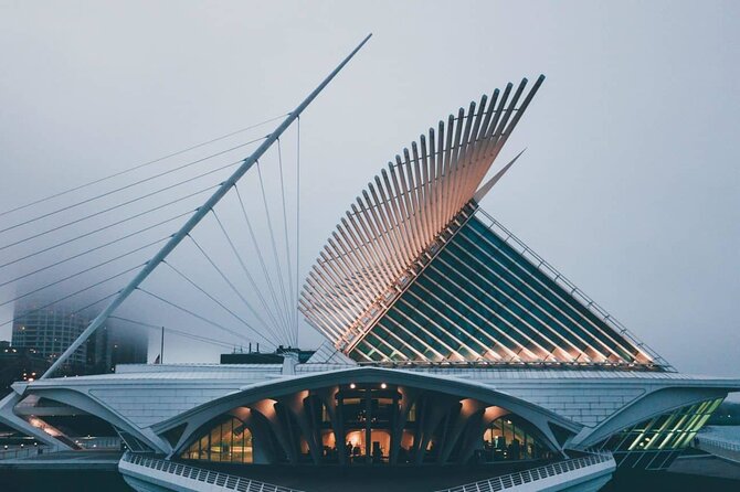 Sightseeing in Milwaukee – Walking Tour - Dining and Culinary Experiences