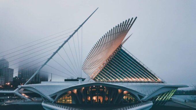 Sightseeing in Milwaukee – Walking Tour - Milwaukee Art Museum