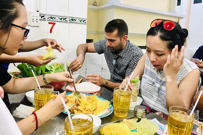 Sightseeing + Saigon Street Food Tour In One - Dining Experience