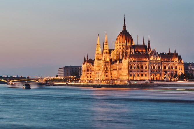 Sightseeing Tour Around Best Spots of Budapest - Witness the Széchenyi Chain Bridge