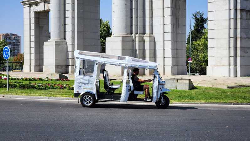 SIGHTSEEING TOUR IN MADRID - Tour Features