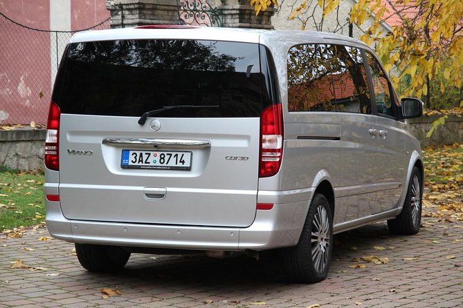 Sightseeing Transfers From Vienna to Salzburg With a 4-Hours Stop in Hallstatt - Recap