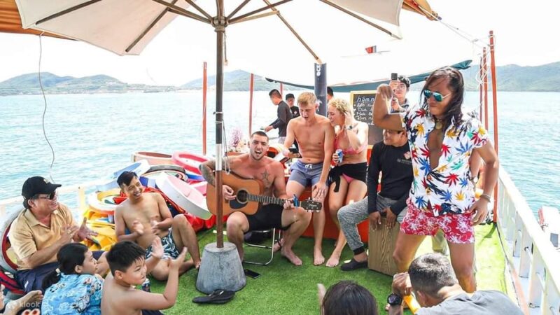 SIGNATURE: BLOW UP EMOTION WITH BAR PARTY ON THE SEA & MORE - Explore Dong Tams Corals