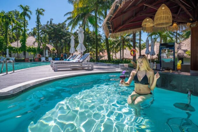 SIGNATURE: BLOW UP EMOTION WITH BAR PARTY ON THE SEA & MORE - Weather and Cancellation Policy