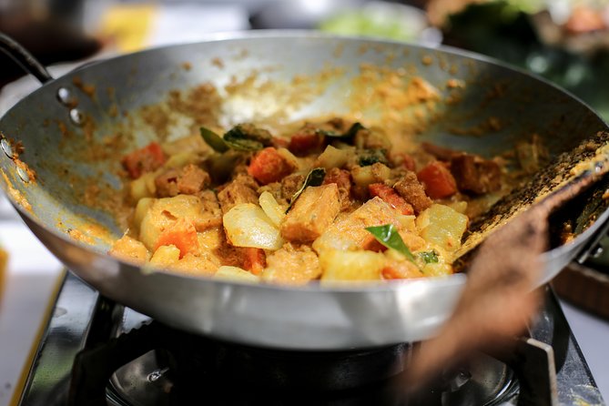 Signature Khmer Menu Cooking Class at Chreav Village Local Farm - Class Overview and Menu