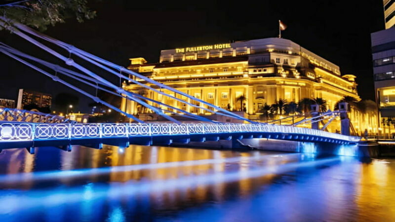Signature Night Tour: Walk Through Marina with Food Tastings - Cultural Landmarks: Clifford Pier and Merlion Park
