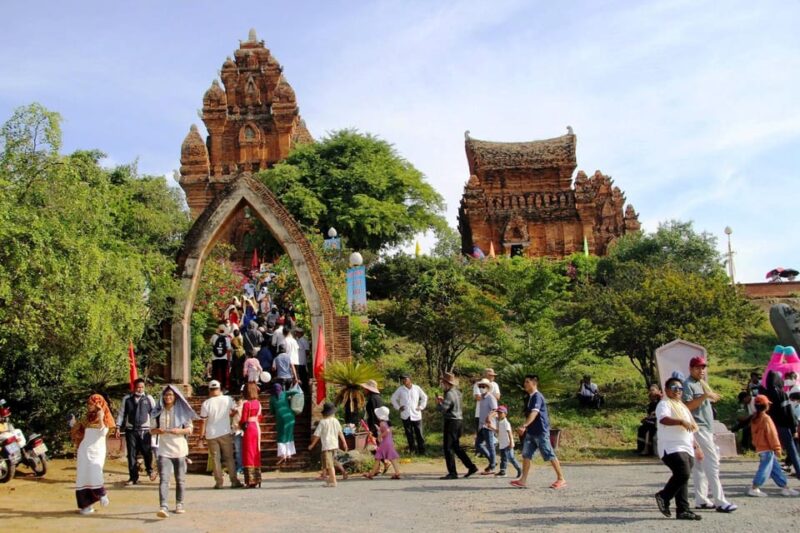 SIGNATURE TOUR: THE BEAUTY OF NINH THUAN FROM NHA TRANG - Key Points