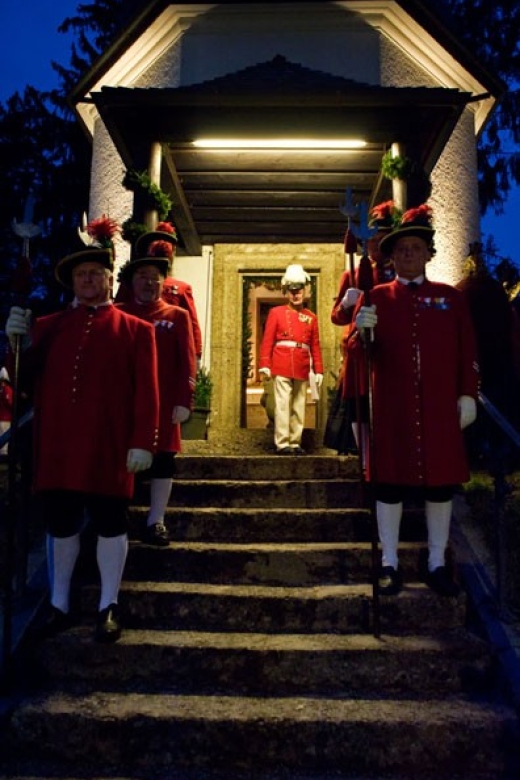 Silent Night Oberndorf Christmas Eve Tour From Salzburg - Key Points