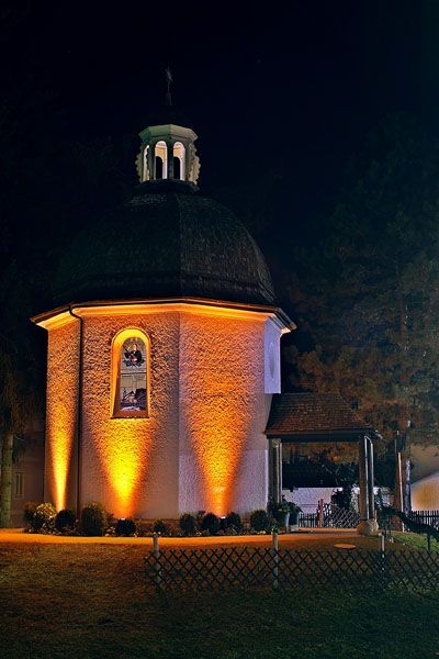 Silent Night Oberndorf Christmas Eve Tour From Salzburg - Highlights