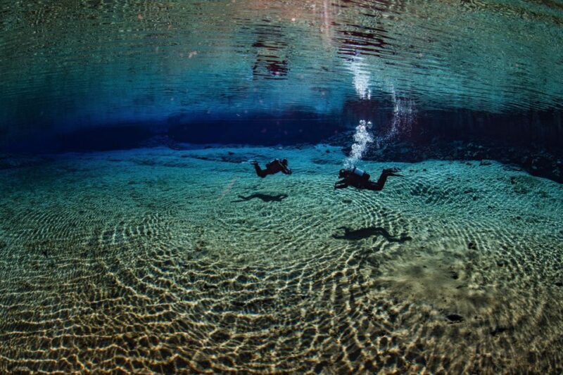 Silfra: Diving Between Tectonic Plates - Key Points
