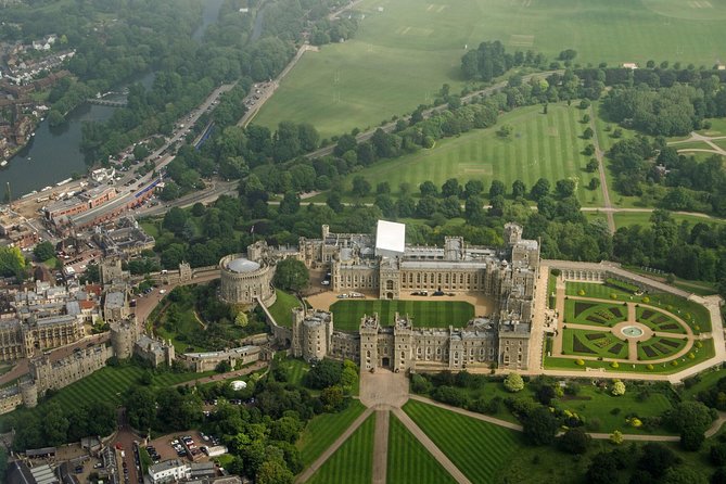 Simply Windsor Castle Tour From London With Transportation and Audio Guides - St. Georges Chapel and Doll House