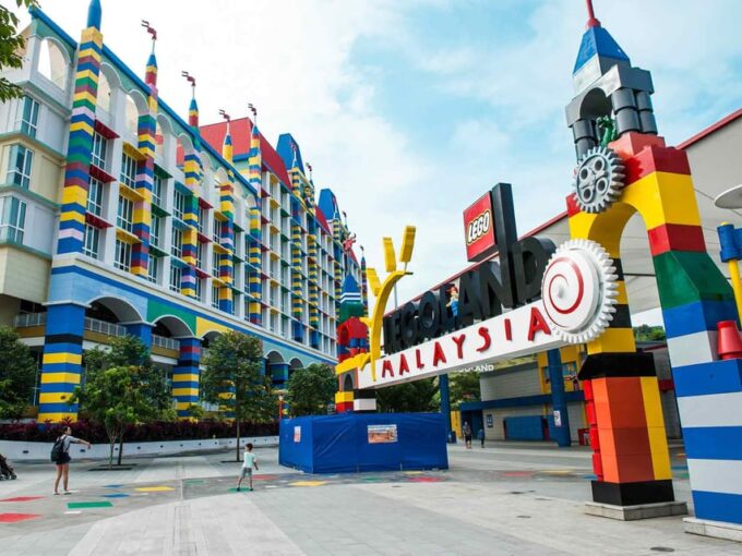 Singapore Changi Airport (SIN) to Legoland Malaysia Daytour - Kota Tinggi Sightseeing