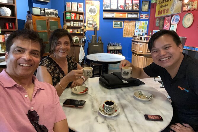 Singapore: Chinatown Hawker Food Tasting Tour - Navigating the Chinatown Food Experience