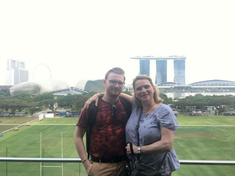 Singapore: Highlights & Hidden Gems Walking Tour - Practical Tips for the Tour